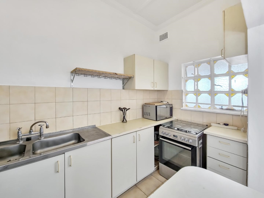 To Let 1 Bedroom Property for Rent in Gardens Western Cape